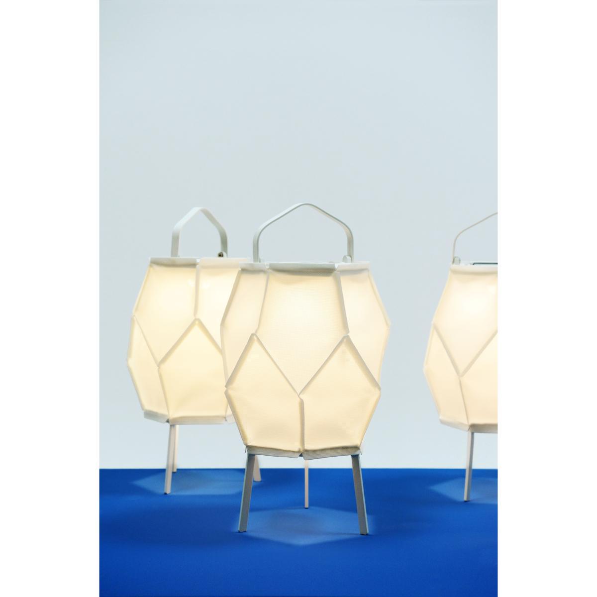 La Lampe Couture Small Solar lamp - / Ø 28 x H 48 cm by Maiori White – image 3