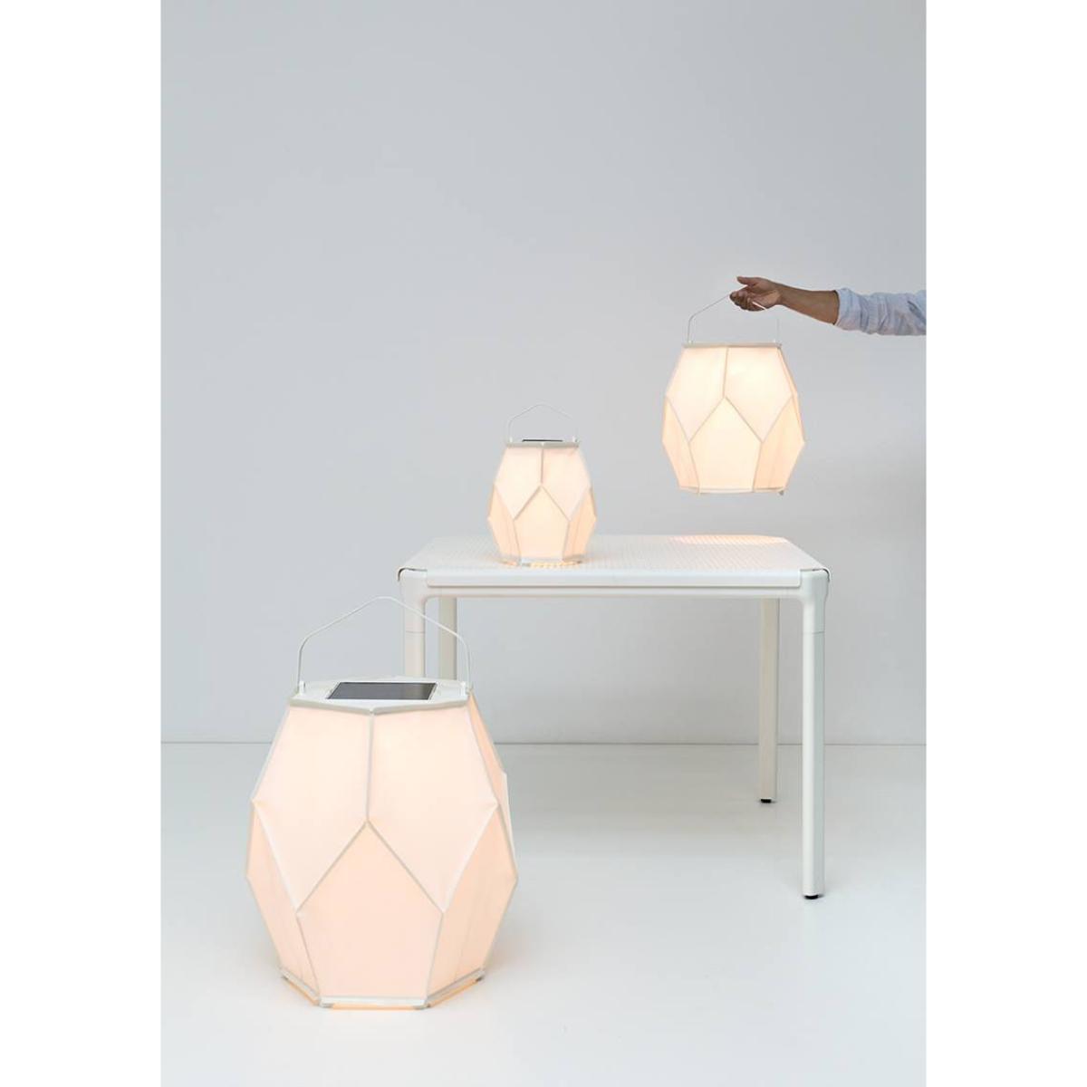 La Lampe Couture Small Solar lamp - / Ø 28 x H 48 cm by Maiori White – image 7