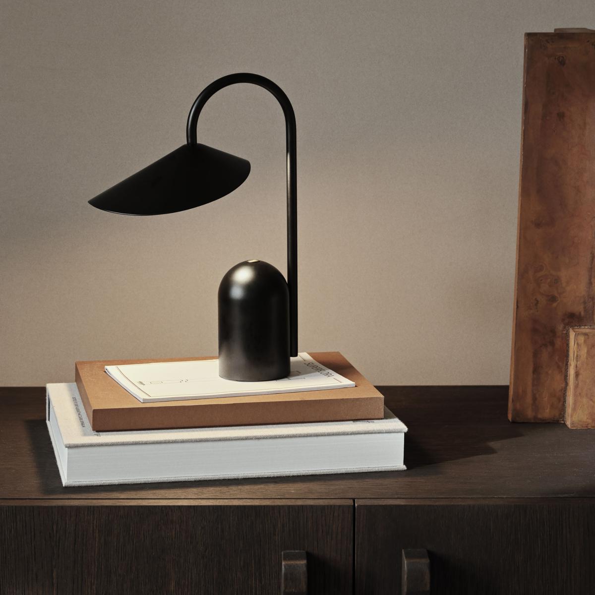 Arum LED Wireless rechargeable lamp metal black - Ferm Living – image 3