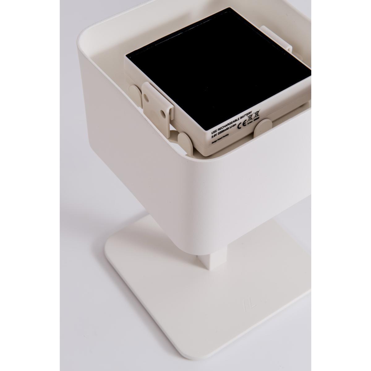La Lampe Pose 02 Solar lamp by Maiori White – image 6