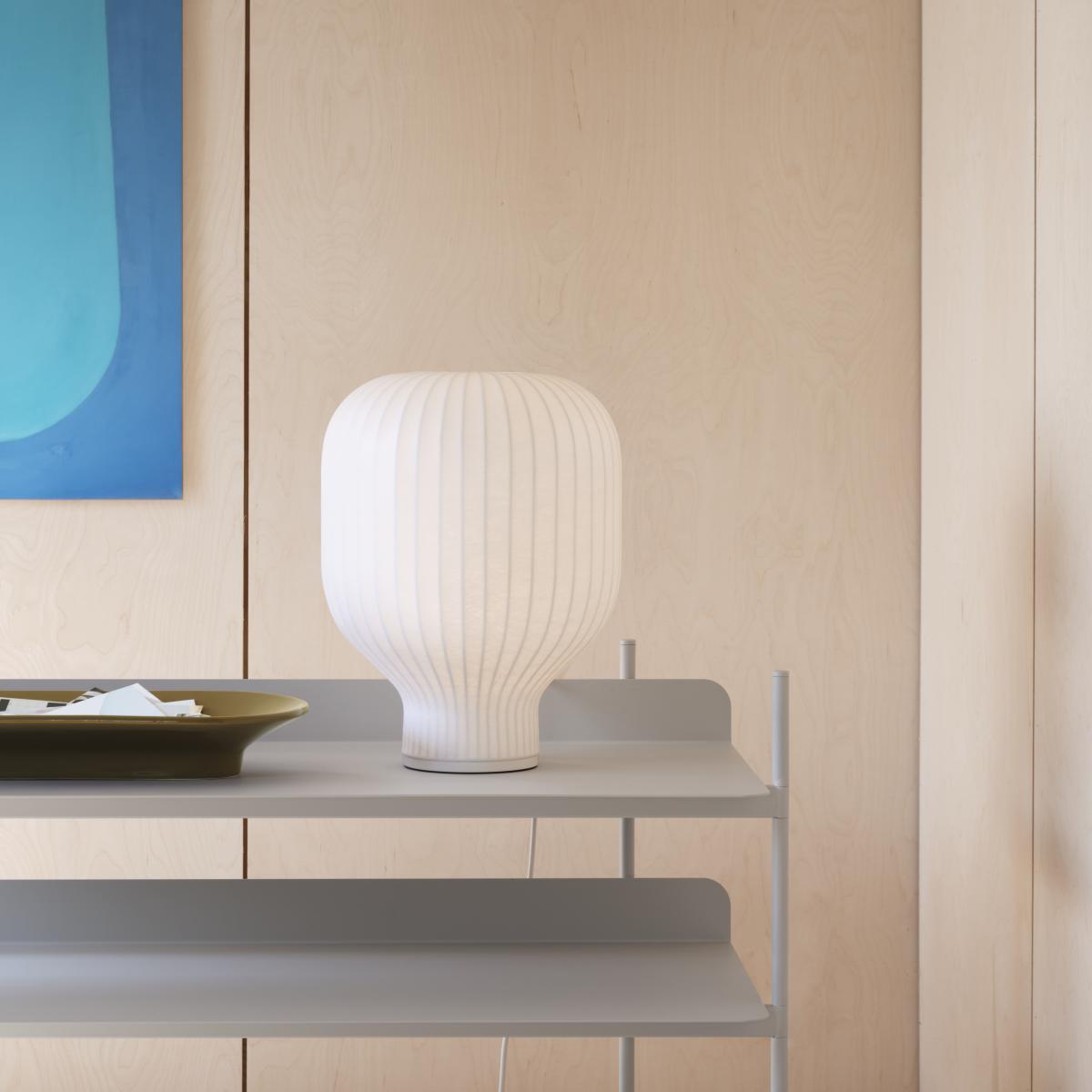 Strand Table lamp textile white / Ø 29 x H 39 cm - Muuto – image 3