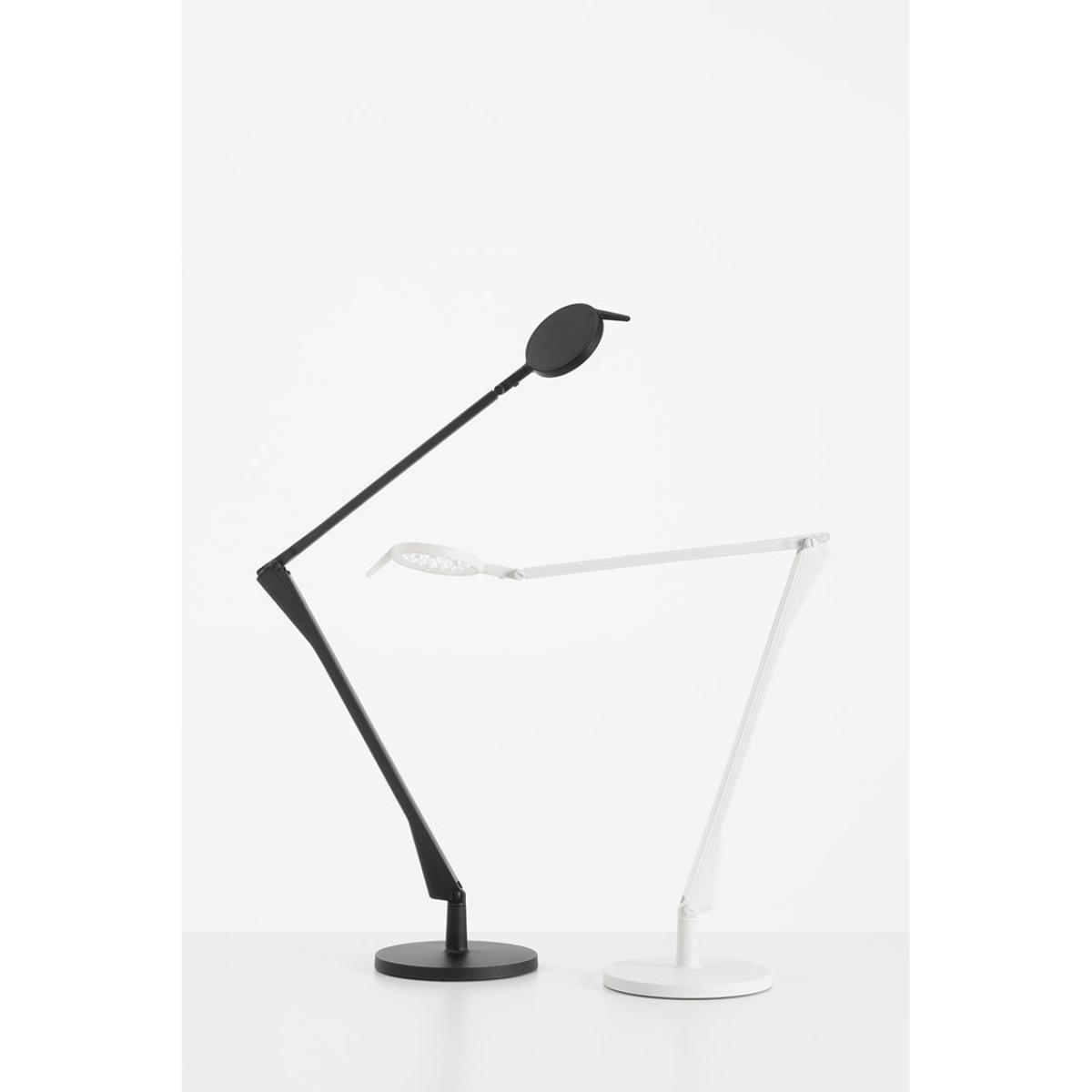 Aledin TEC Table lamp - / LED - Flat diffuser / Matt version by Kartell Black – image 3