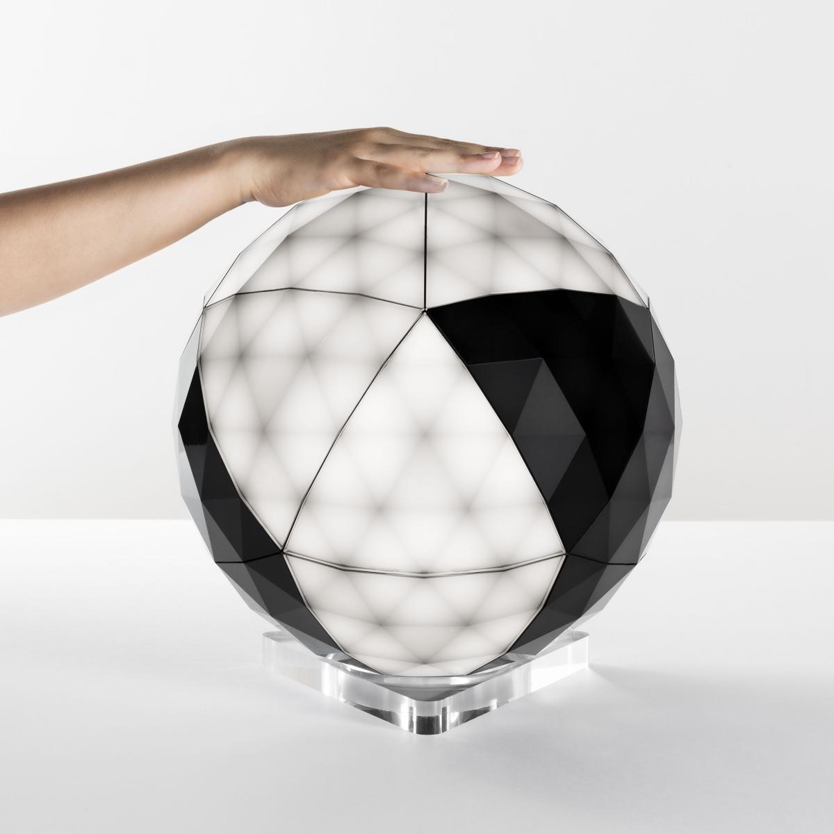 Huara LED Table lamp - / Ø 40 cm - Touch surface / Bluetooth by Artemide Black/Transparent – image 4
