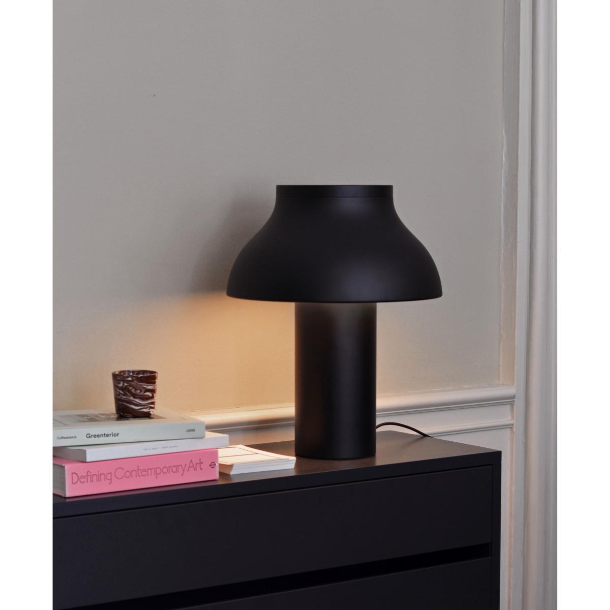 PC Large Table lamp - / H 50 cm - Aluminium by Hay Black – image 5