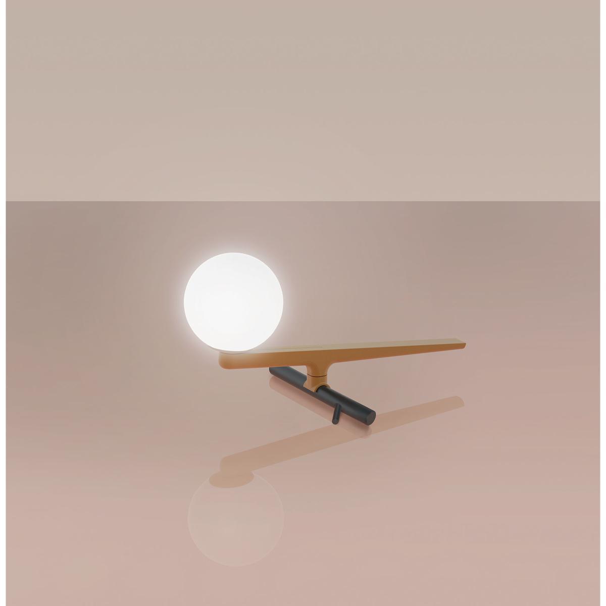 Yanzi LED Table lamp - / Brass & glass by Artemide Black – image 2