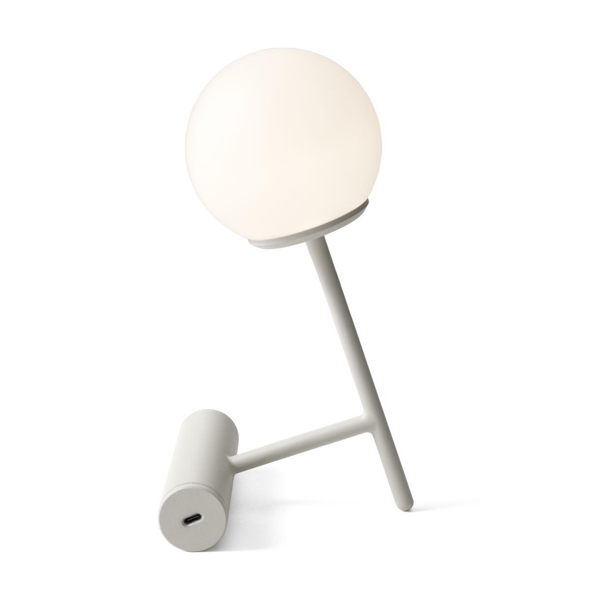 Phare LED Wireless lamp - / Recharges via USB - Metal & plastic by Menu Grey – image 4