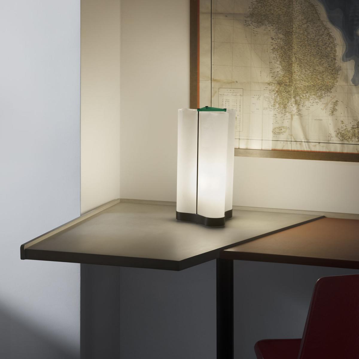 Cabanon Table lamp paper white / Le Corbusier, 1951 - Nemo – image 4