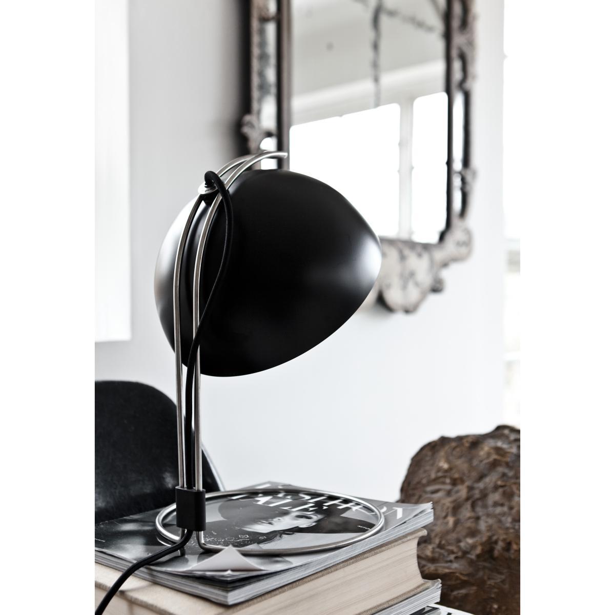 FlowerPot VP4 Table lamp - H 36 cm by &tradition White – image 2