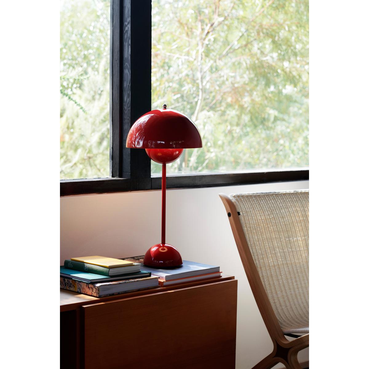 &Tradition FlowerPot VP3 table lamp Vermilion red – image 2