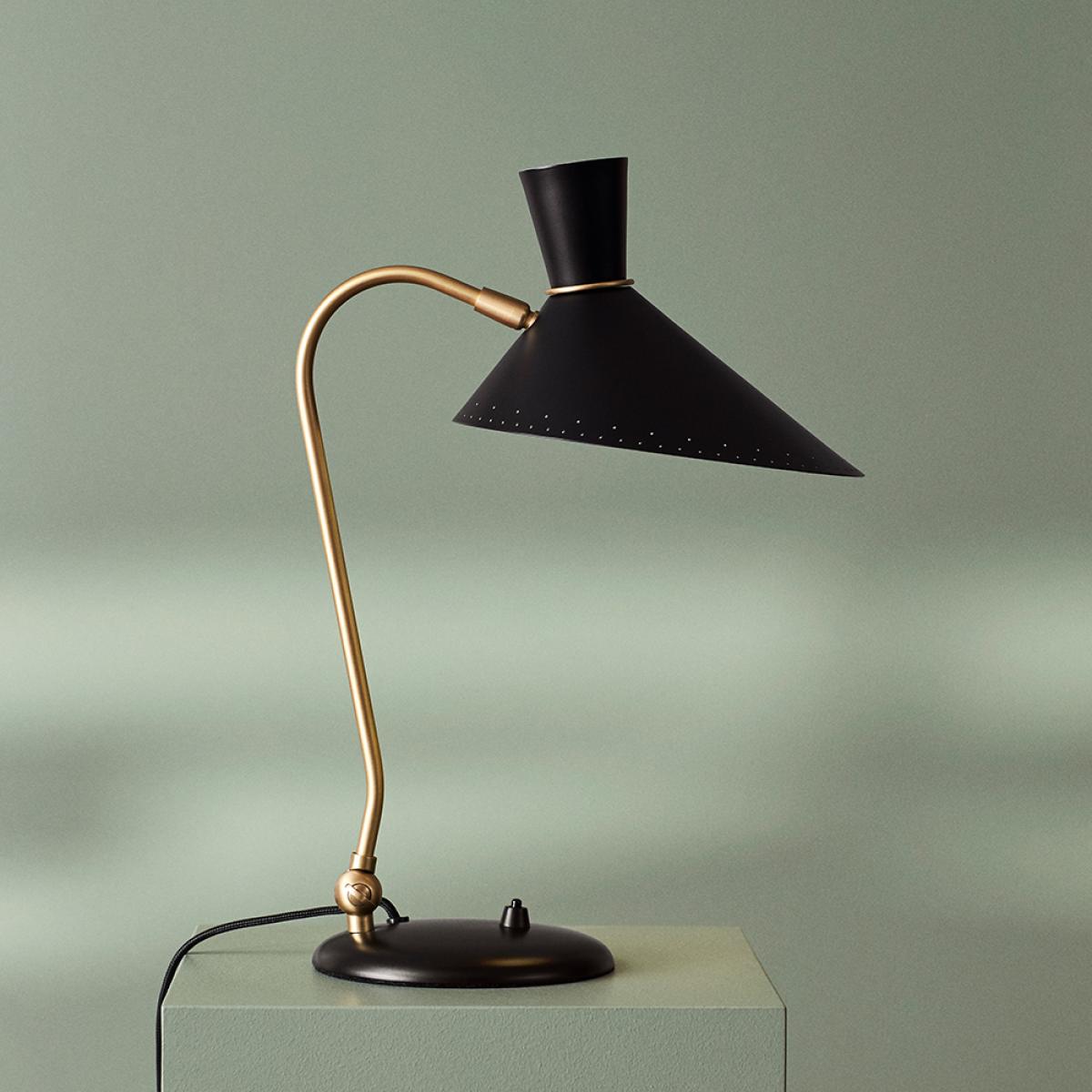 Warm Nordic Bloom table lamp Warm white brass stand – image 2