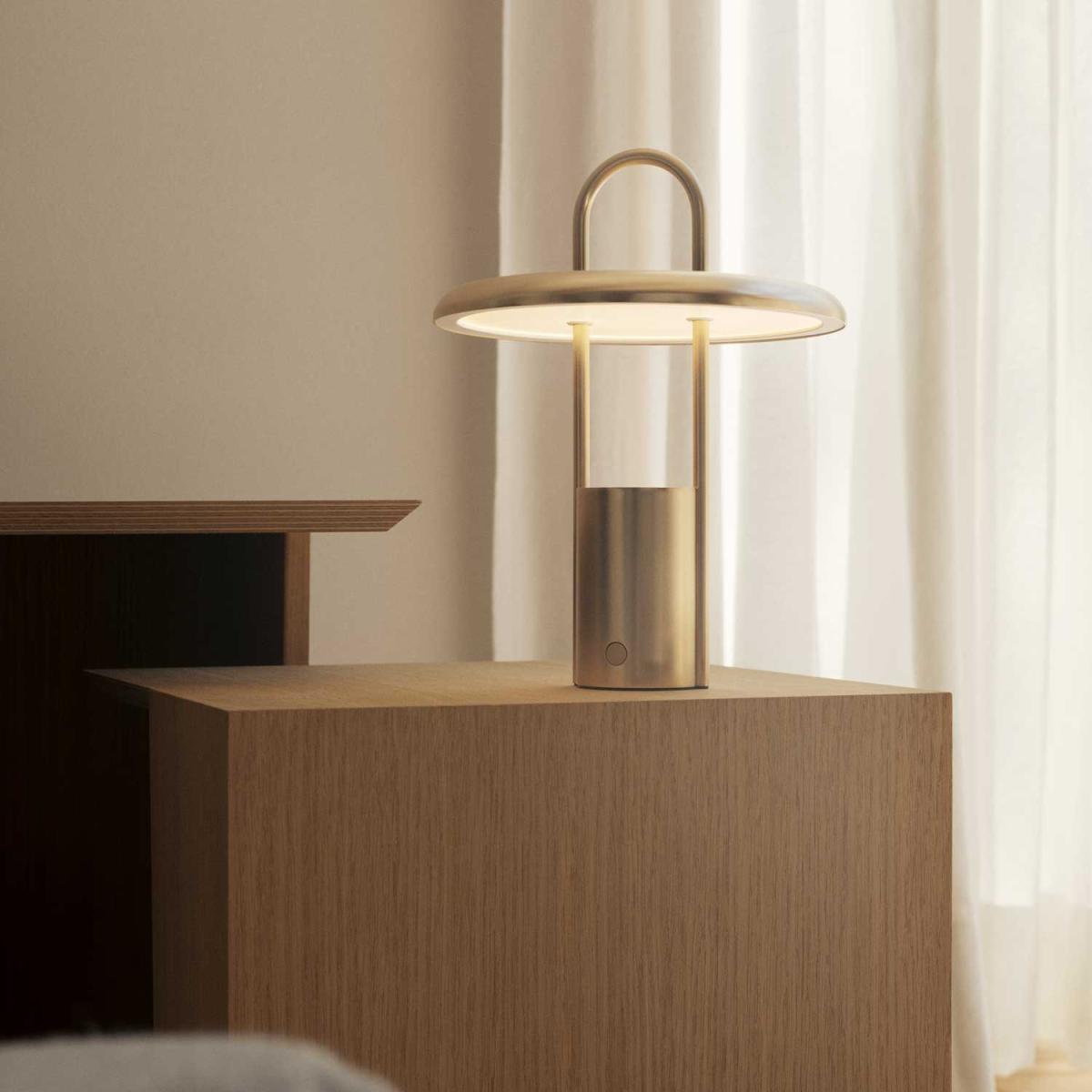 Stelton Pier LED-lamp portable 25 cm Brass – image 2