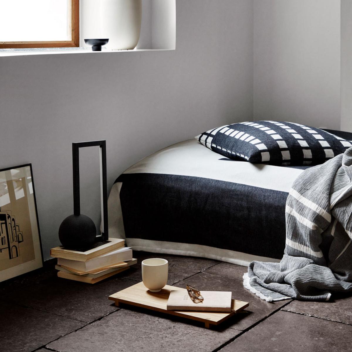 Kristina Dam Studio Dot table lamp Black – image 3