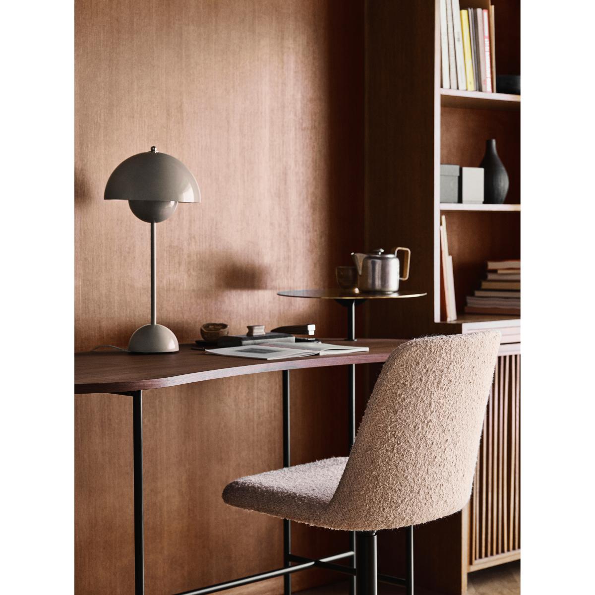 FlowerPot VP3 table lamp grey-beige – image 5