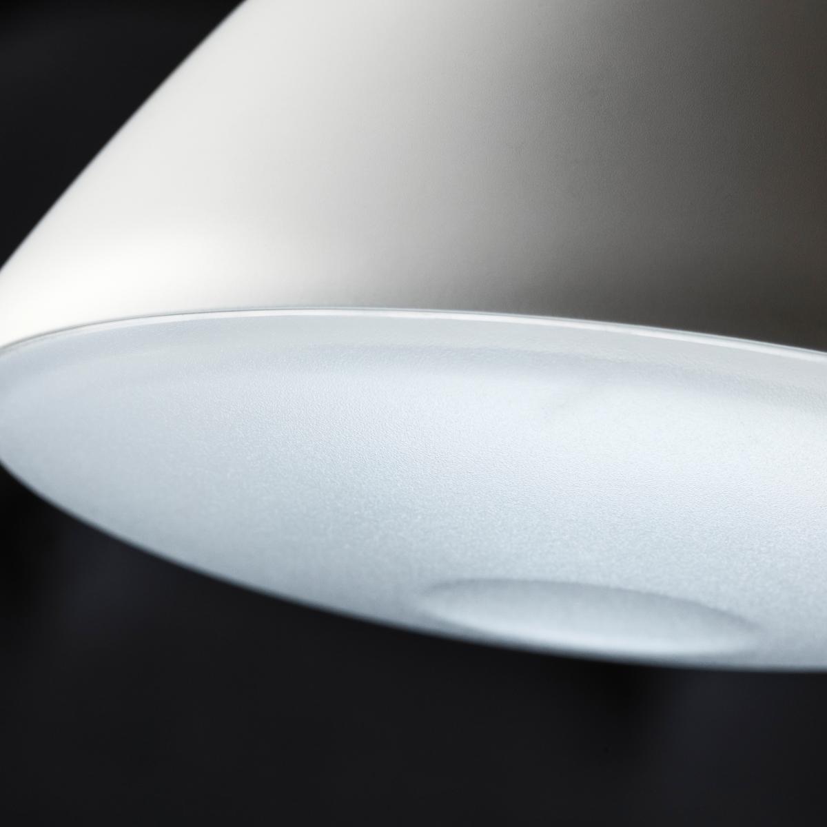 Fritz Hansen AQ01 table lamp White – image 3