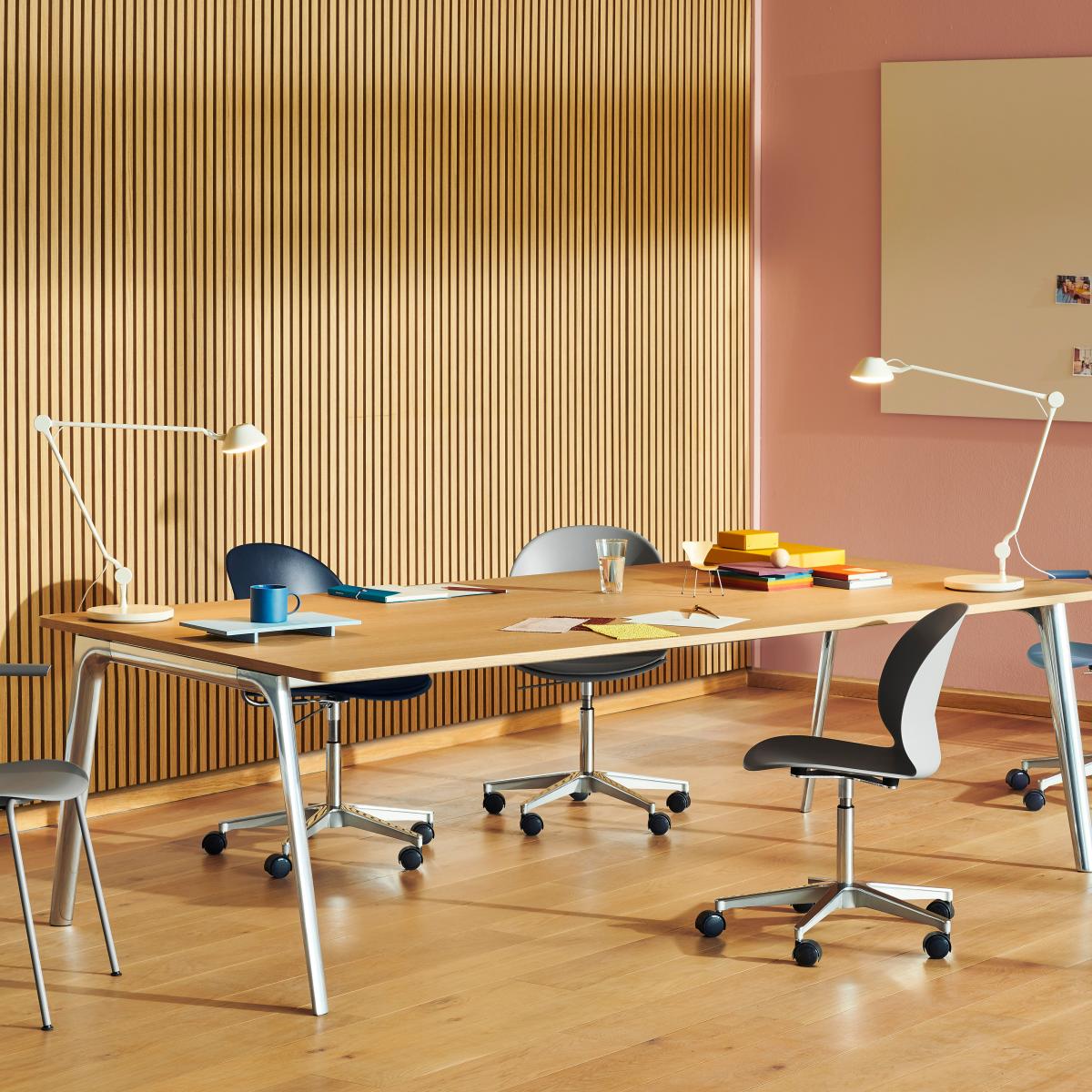 Fritz Hansen AQ01 table lamp White – image 7