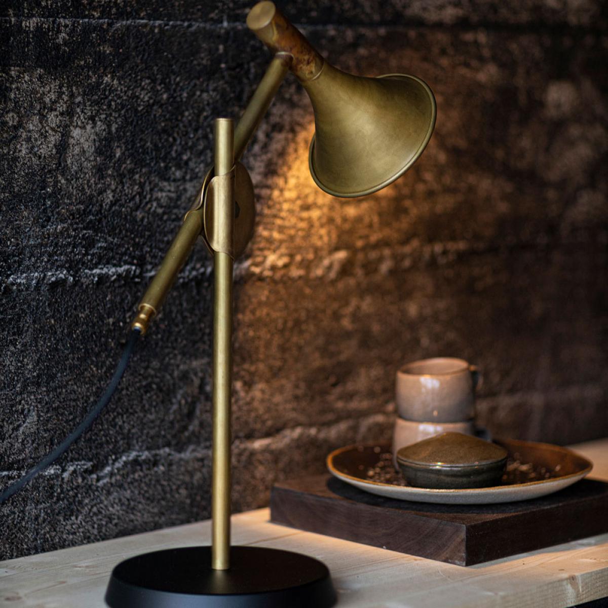 Konsthantverk Megafon table lamp Raw brass black base – image 3