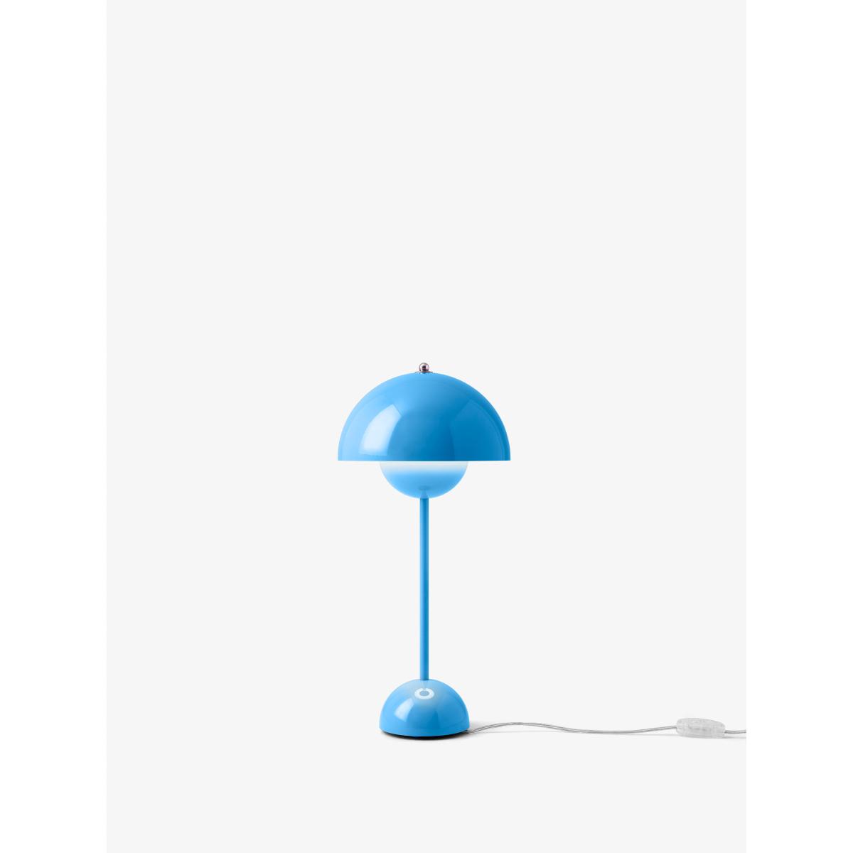 &Tradition FlowerPot VP3 table lamp Swim blue – image 2
