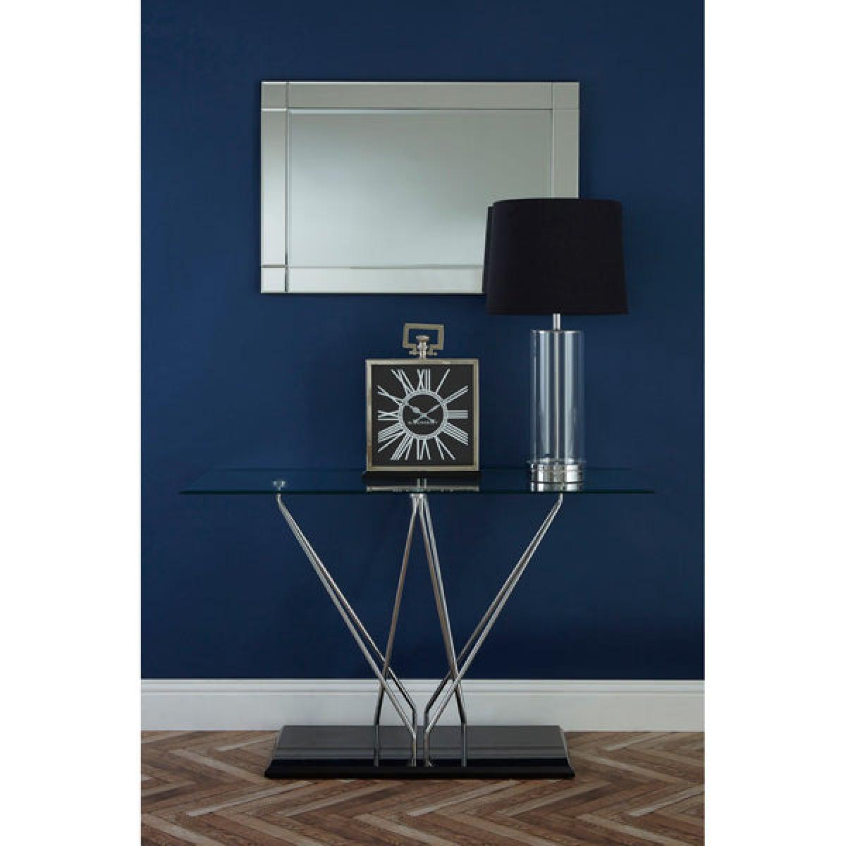 Olivia's Lance Table Lamp – image 2
