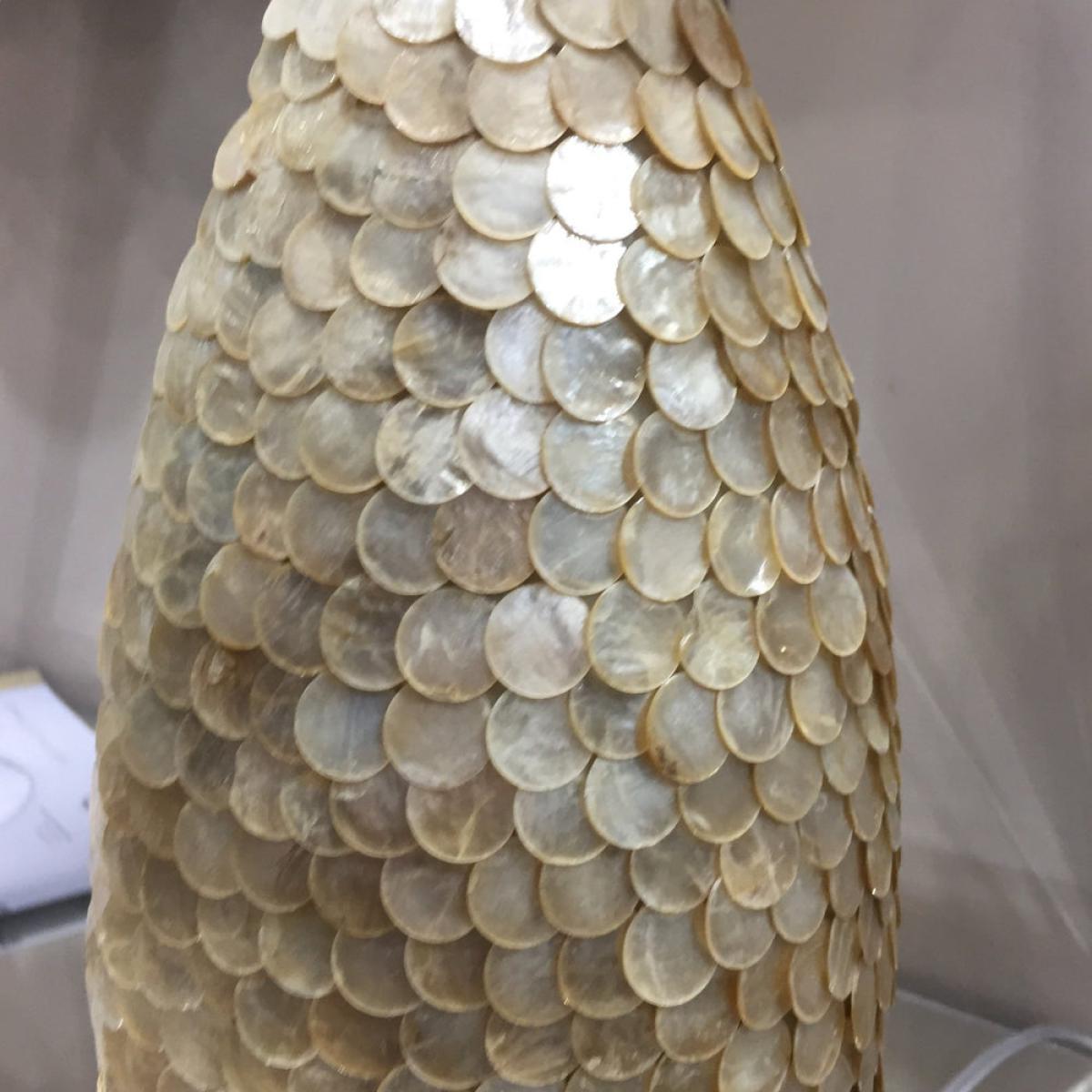 Gallery Direct Dahlia Shell Table Lamp – image 2