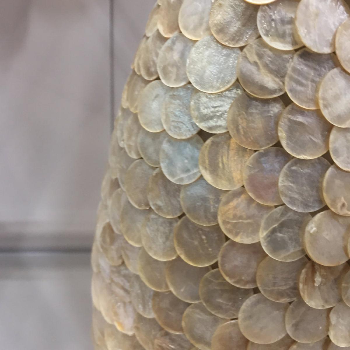 Gallery Direct Dahlia Shell Table Lamp – image 3