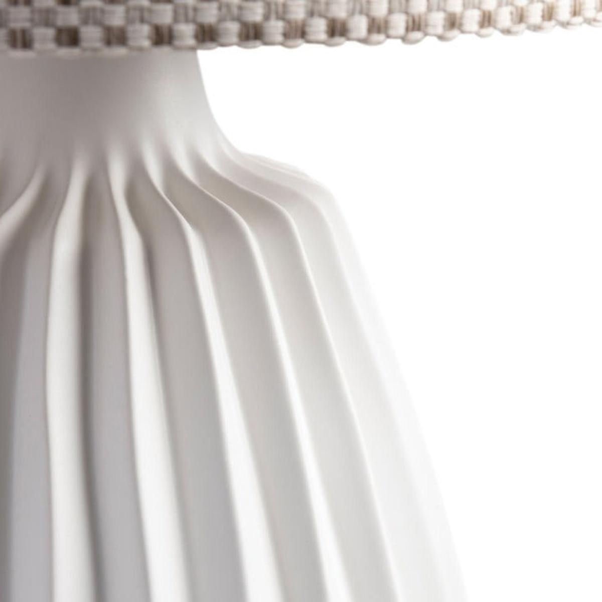 Heathfield & Co Elder Table Lamp – image 3