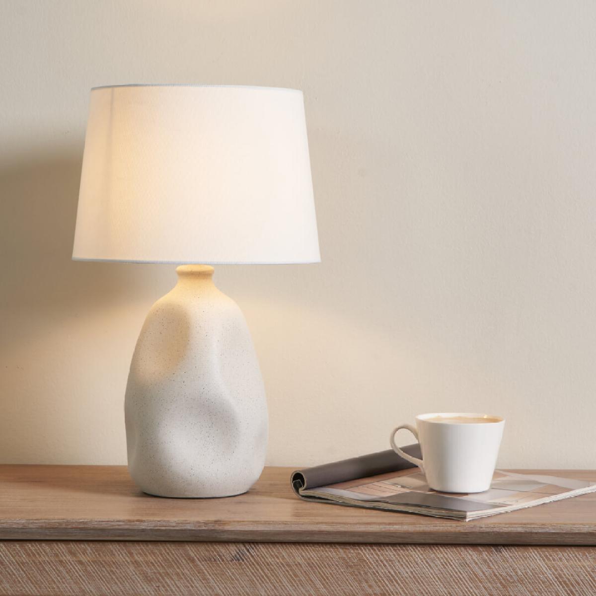 Sanders Cream Table Lamp – image 2