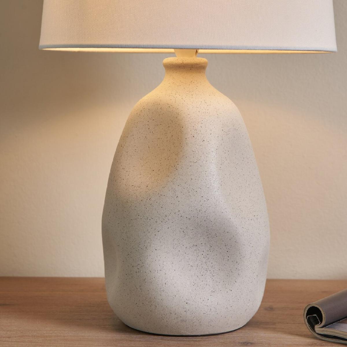 Sanders Cream Table Lamp – image 6