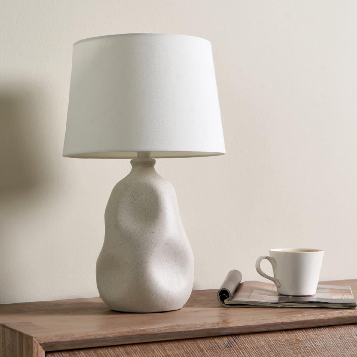 Sanders Cream Table Lamp – image 9