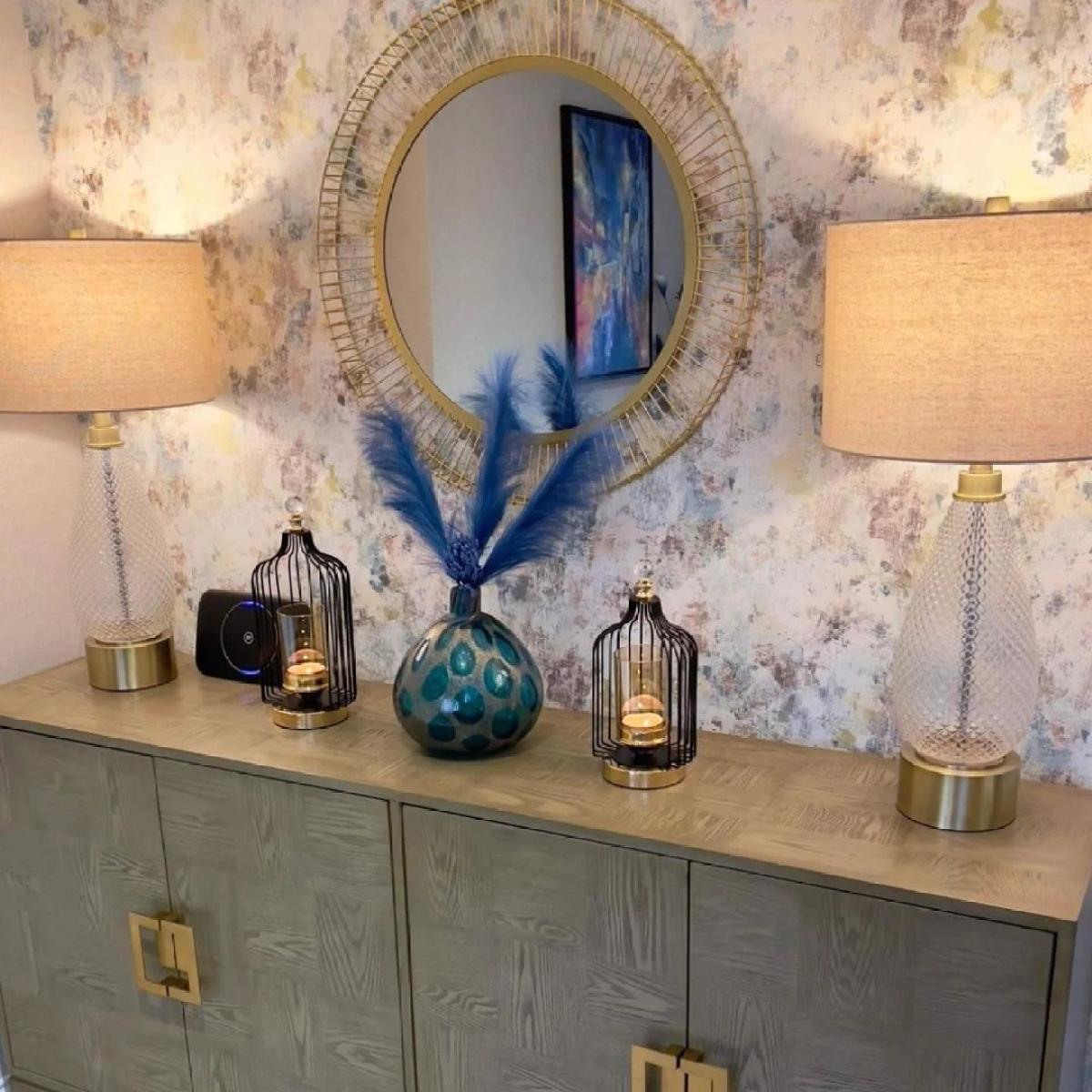 VIRGINIA 1 LIGHT ANTIQUE BRASS AND TEXTURED GLASS TABLE LAMP – image 2