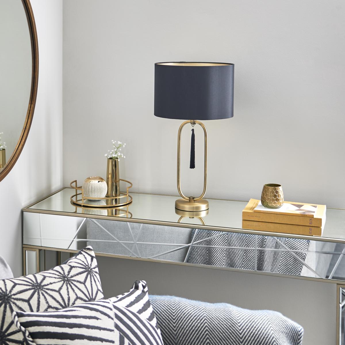 Tassel Antique Brass Table Lamp – image 7
