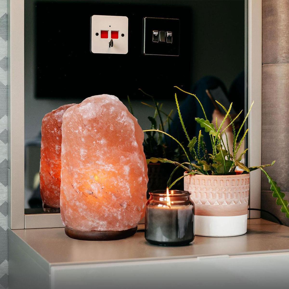 Haven Himalayan Crystal Handcrafted Salt Lamp Wooden Base - Pink / 19cm – image 5