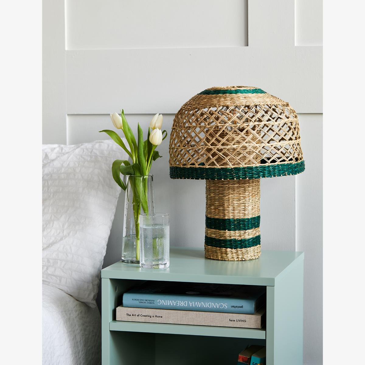 Green and Natural Boho Seagrass Table Lamp – image 1