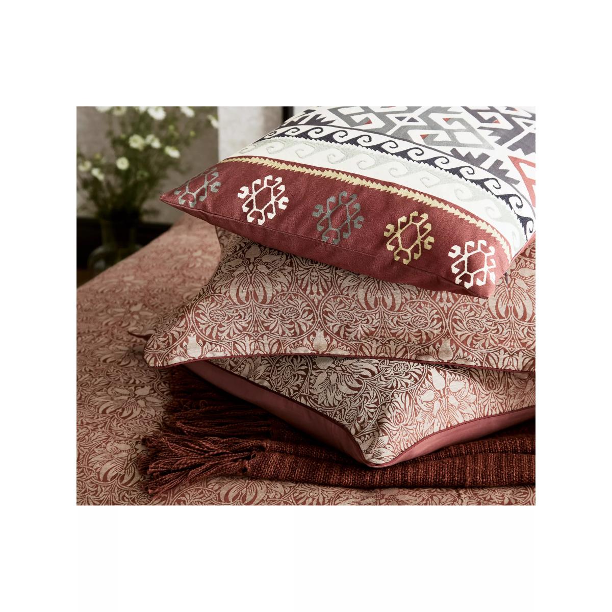 Morris & Co. Crown Imperial Bedding – image 4