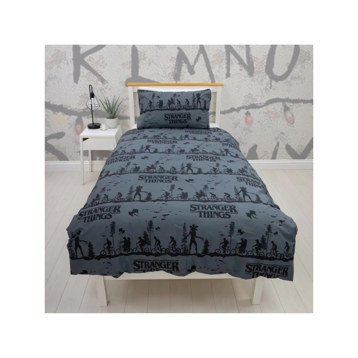 Stranger Things Reversible Duvet Cover and Pillowcase Set, Single Set – image 3
