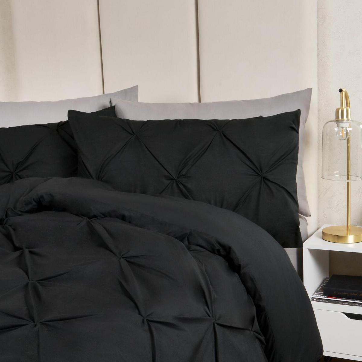 Highams Diamond Pintuck Duvet Cover with Pillowcase - Forest Green / Single – image 14
