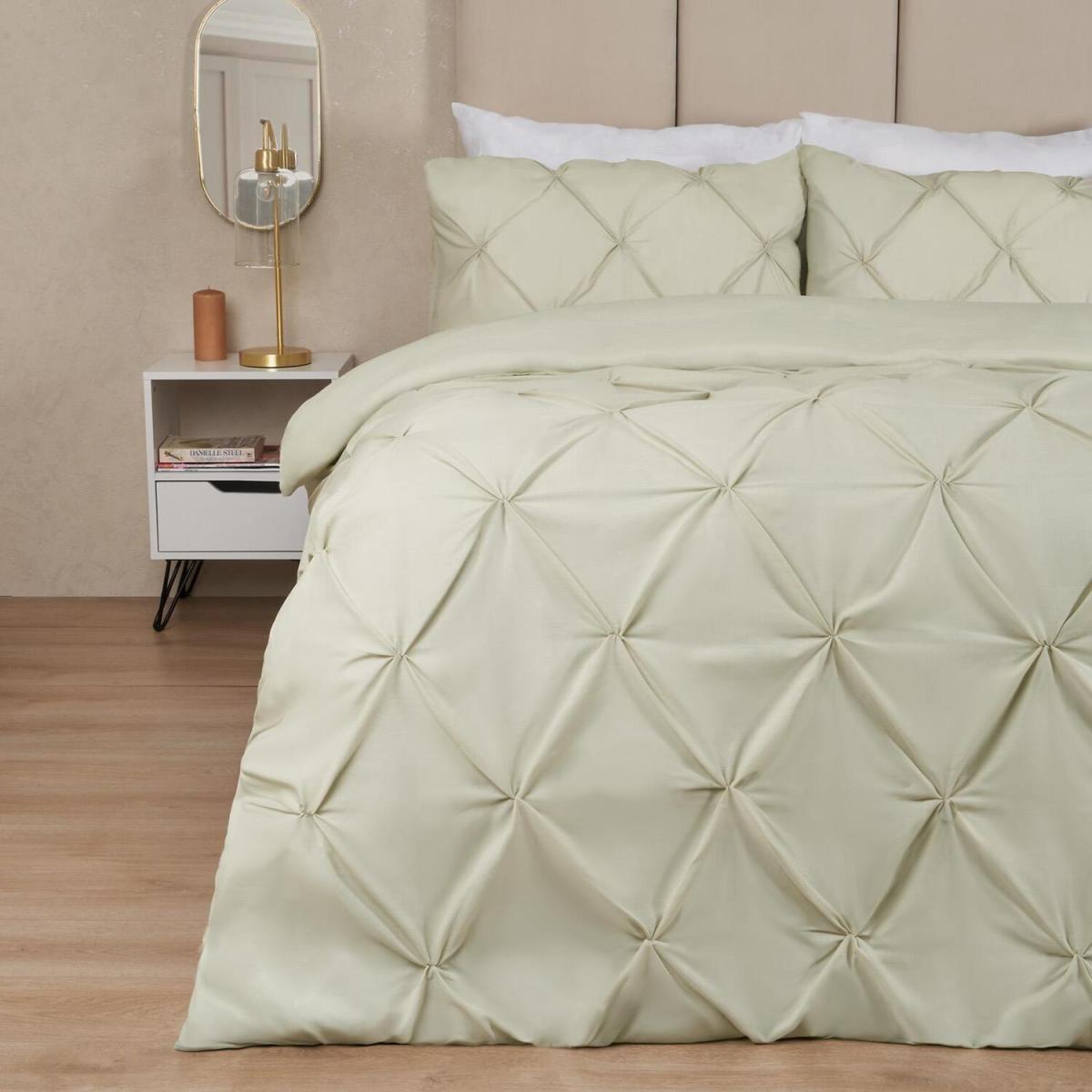 Highams Diamond Pintuck Duvet Cover with Pillowcase - Forest Green / Single – image 16