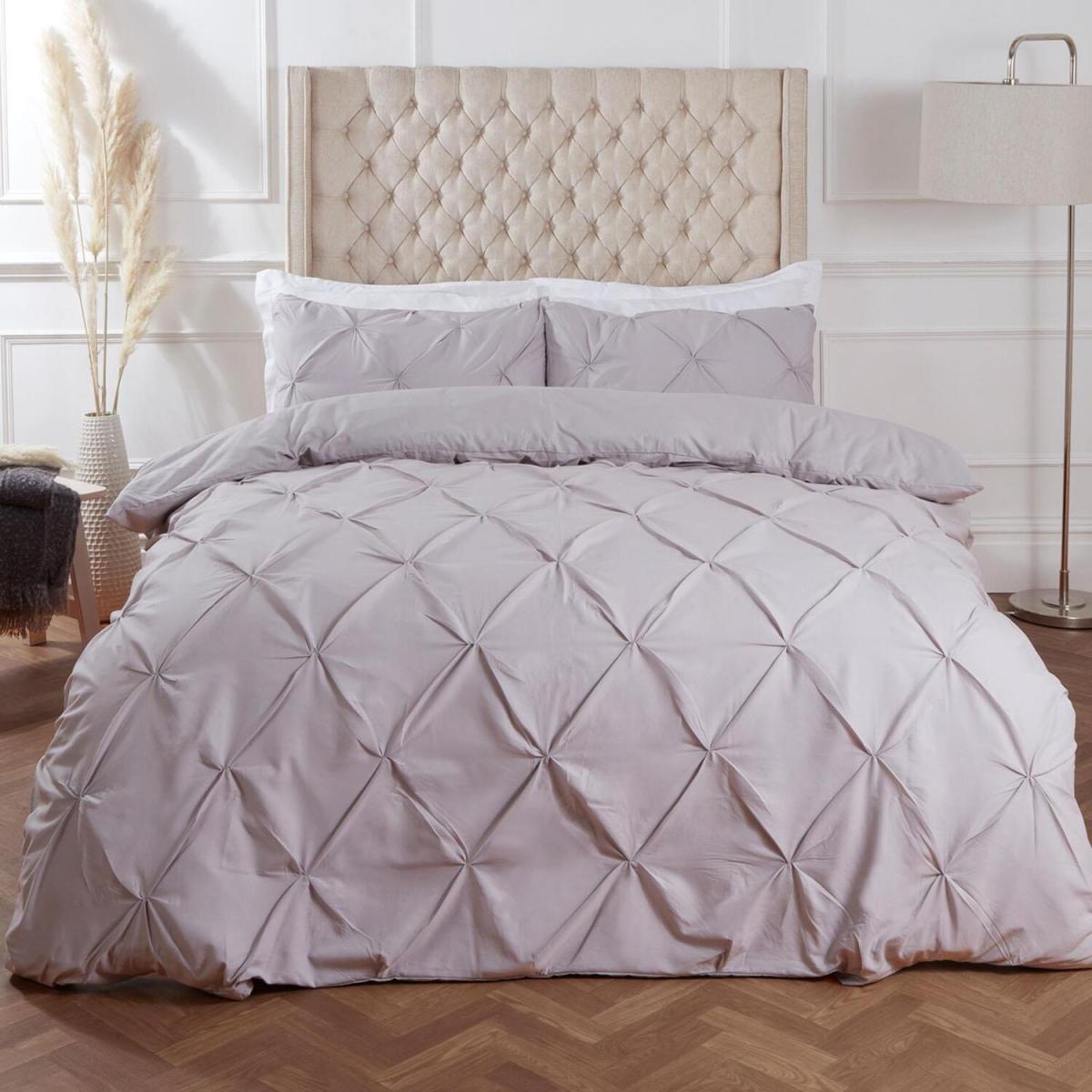 Highams Diamond Pintuck Duvet Cover with Pillowcase - Forest Green / Single – image 6