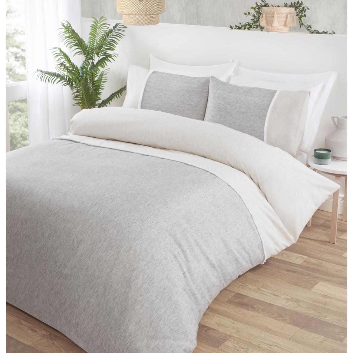 Kya Fringe Panel Duvet Cover and Pillowcase Set - Greige / Single – image 2