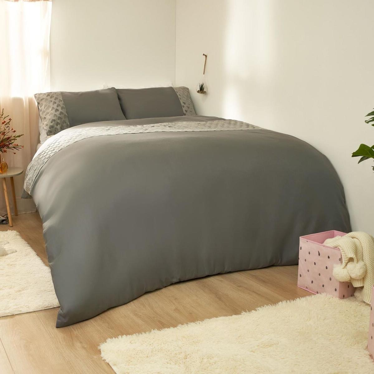 Sienna Embossed Heart Velvet Band Duvet Cover Set - Silver / Single