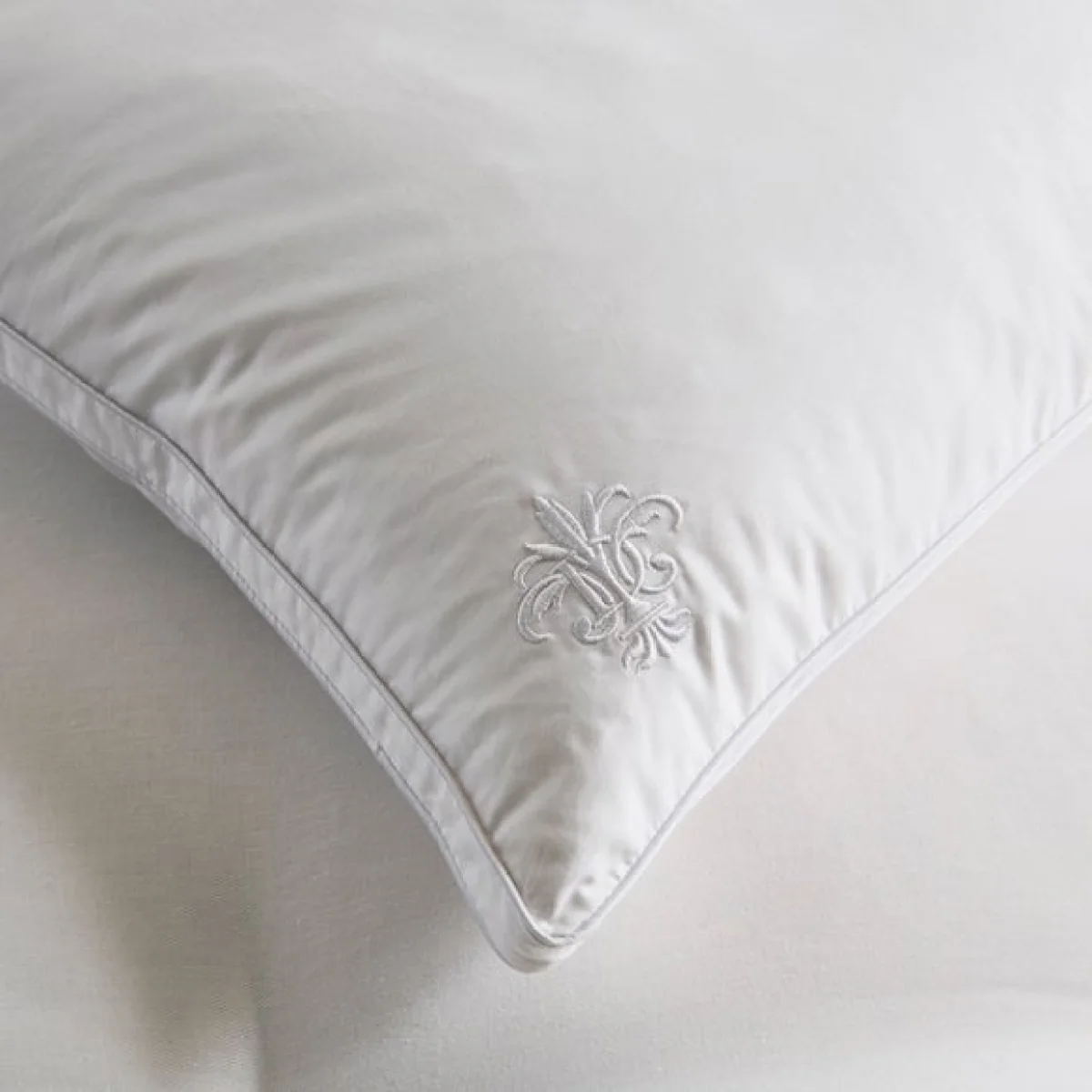 Dorma Merino Wool Front Sleeper Pillow – image 2