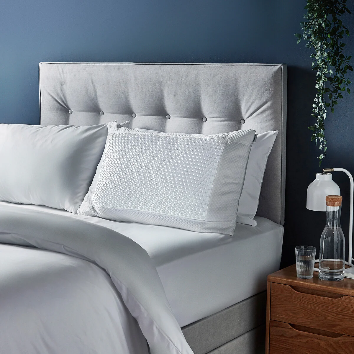 Wellbeing Collection Cool Touch Pillow 74x48cm – image 1