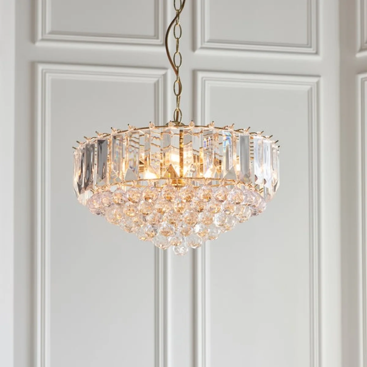 Return - Vogue Tioga 6 Light Chandelier, Brass – image 1