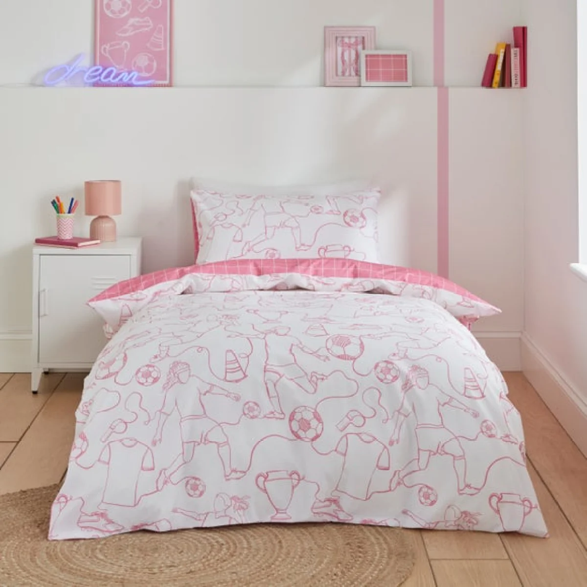 Football Doodles Quilt Cover and Pillowcase Set – image 1
