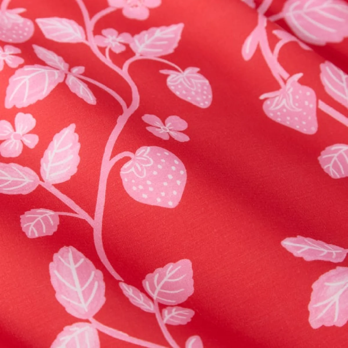Strawberry Patch Frill Quilt Cover and Pillowcase Set – image 5