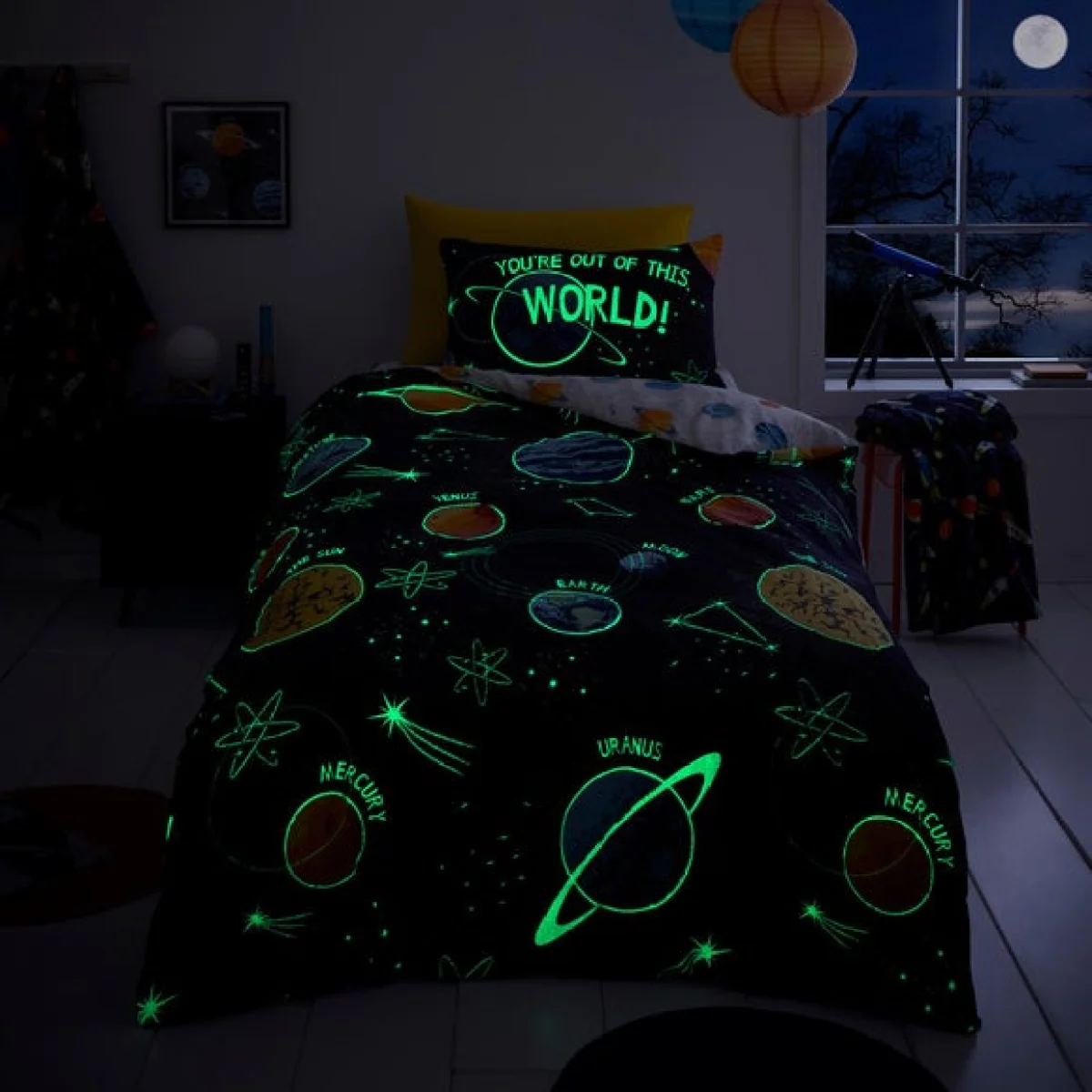 Bedlam Outer Space Reversible Duvet Cover & Pillowcase Set – image 3