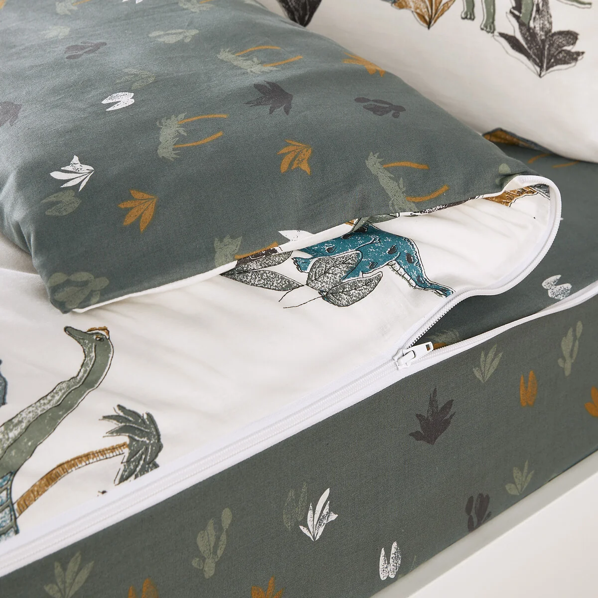 Austin Bed Set with Duvet – image 2