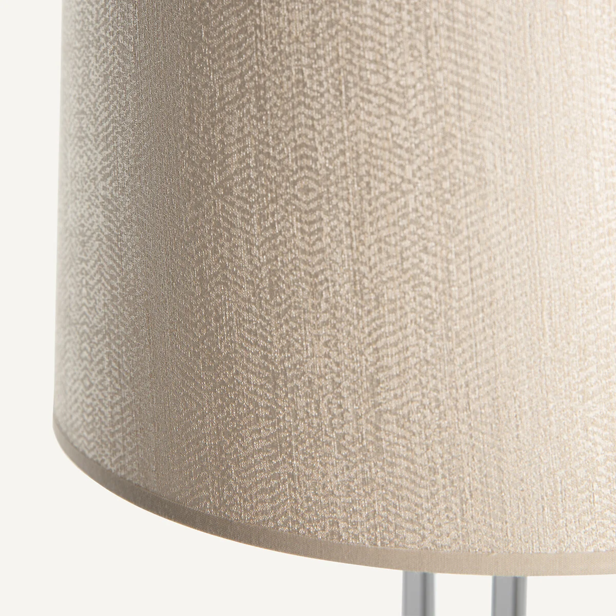 Dargeli Satin-Effect Lampshade – image 4