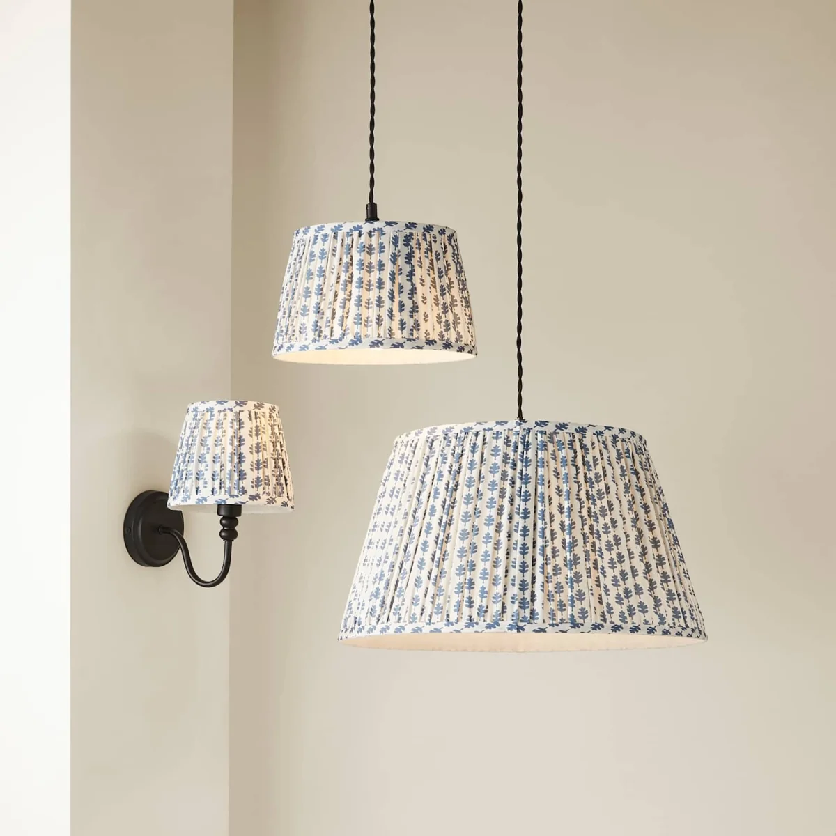 ValueLights Grange Small Floral Pleated Lamp Shade - Blue / Plastic – image 2