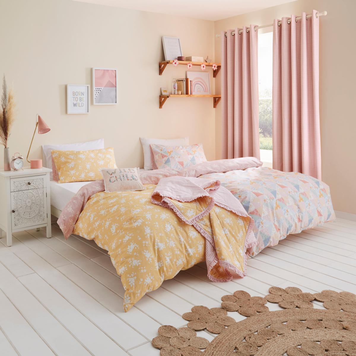 Country Patchwork Pink Eyelet Curtains Pink – image 4