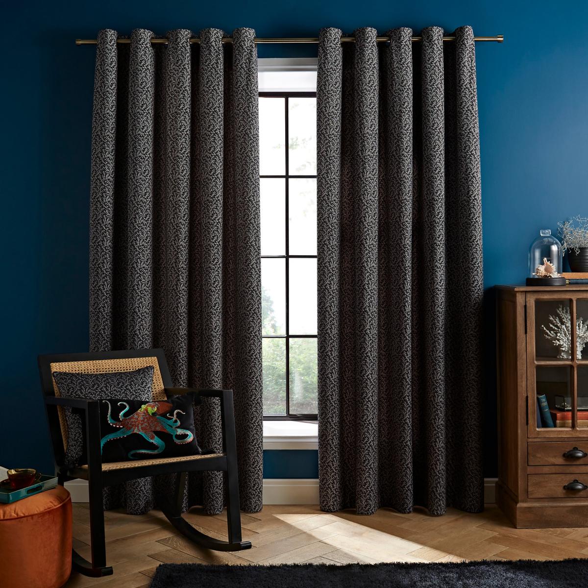 Ditsy Coral Monochrome Eyelet Curtains Black/White – image 2